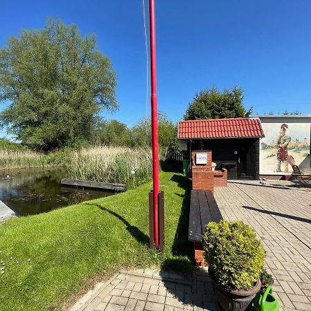 Schoener Ferienbungalow Umgeben Von Natur Und Nicht Weit Zur Ostsee Neubukow Eksteriør billede