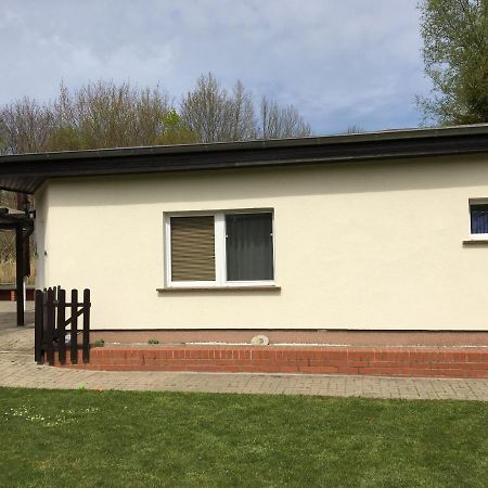 Schoener Ferienbungalow Umgeben Von Natur Und Nicht Weit Zur Ostsee Neubukow Eksteriør billede