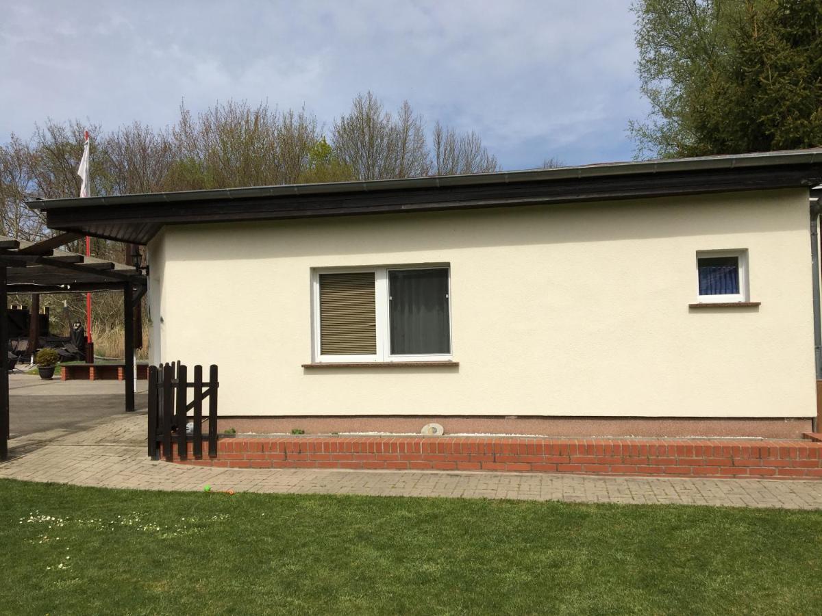 Schoener Ferienbungalow Umgeben Von Natur Und Nicht Weit Zur Ostsee Neubukow Eksteriør billede